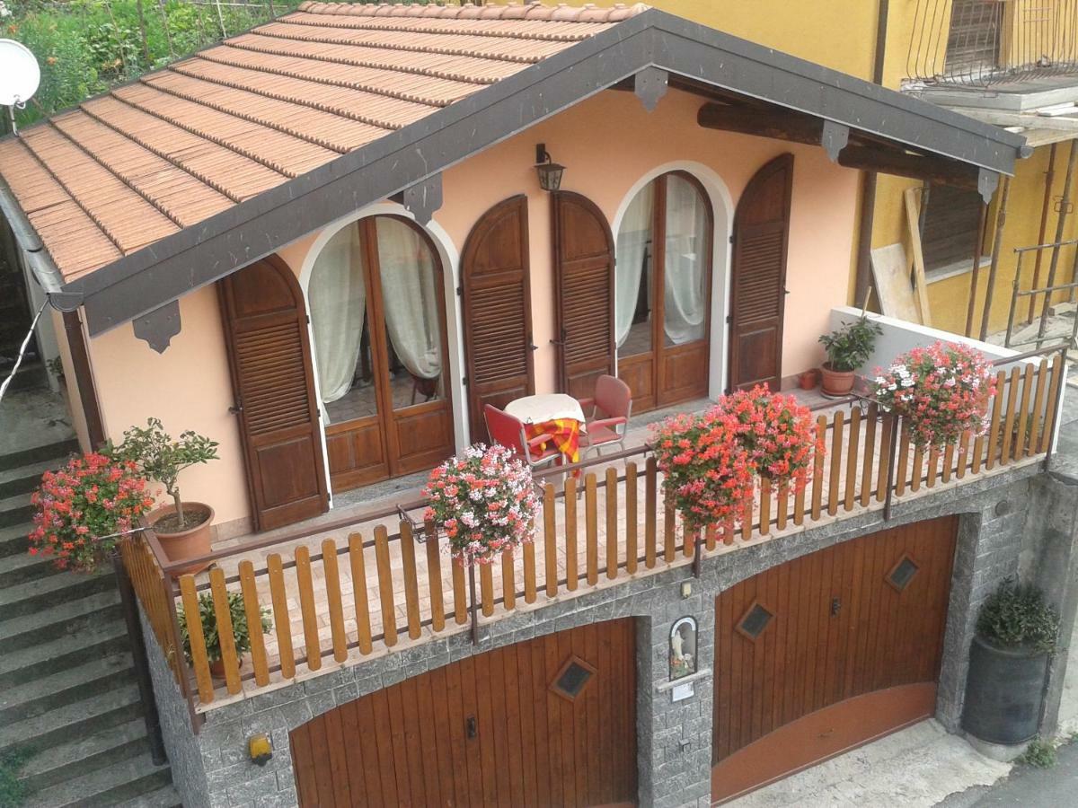Chalet Con Piscina Garzeno Luaran gambar