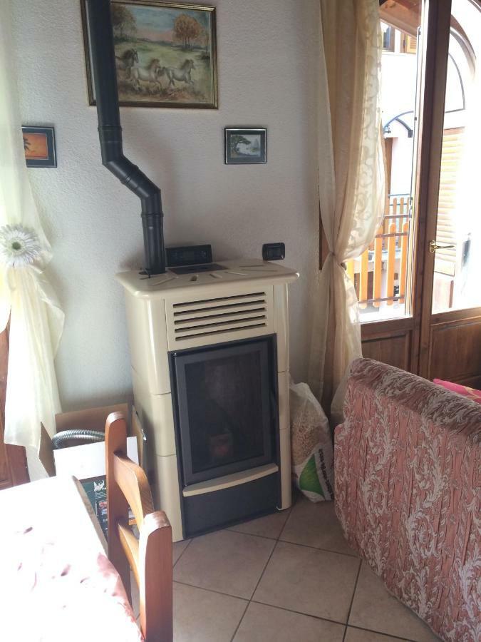 Chalet Con Piscina Garzeno Luaran gambar