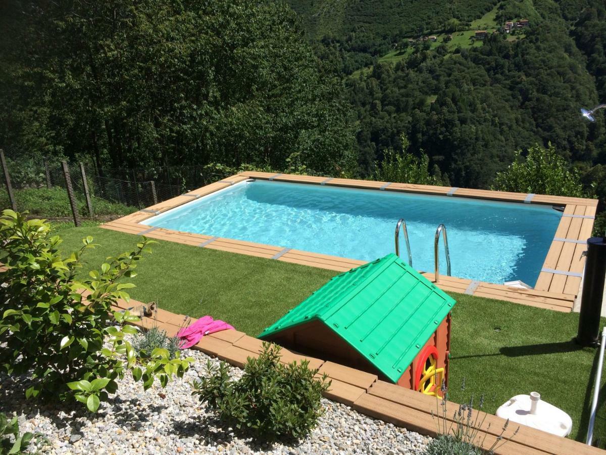 Chalet Con Piscina Garzeno Luaran gambar