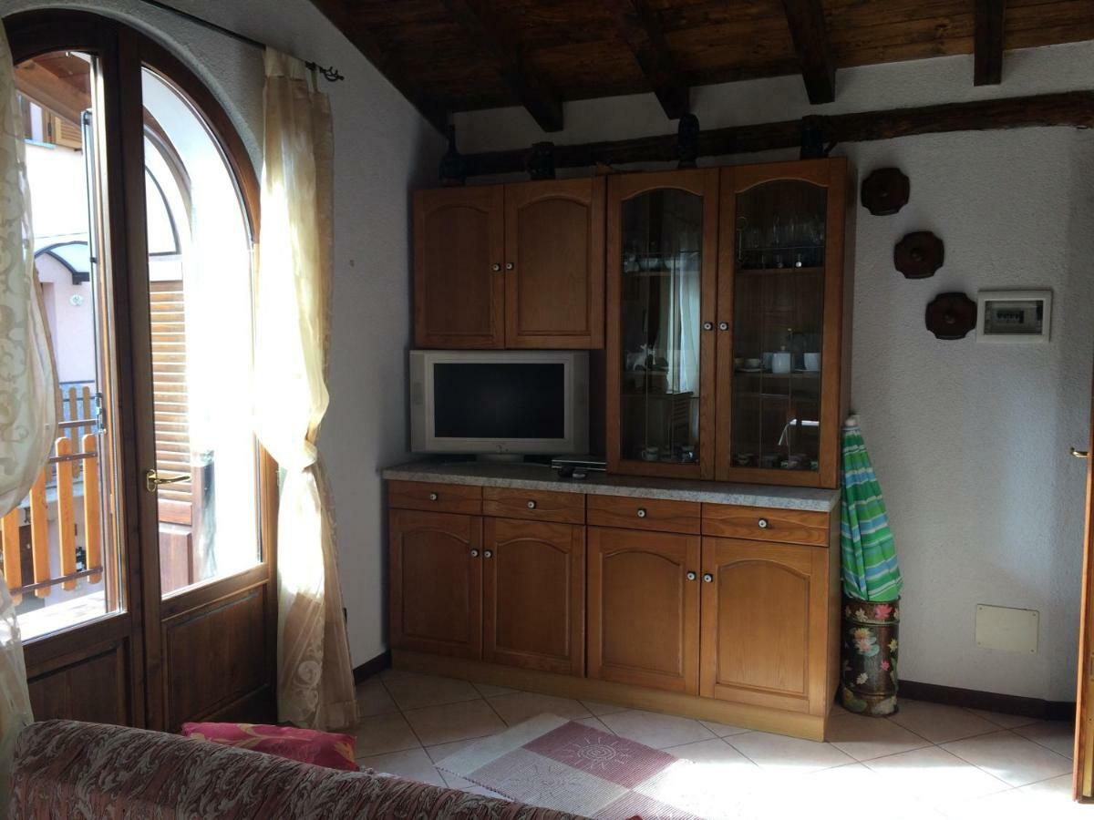 Chalet Con Piscina Garzeno Luaran gambar