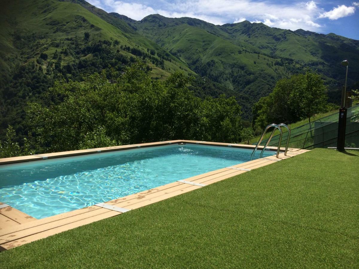 Chalet Con Piscina Garzeno Luaran gambar