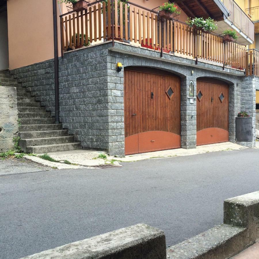 Chalet Con Piscina Garzeno Luaran gambar