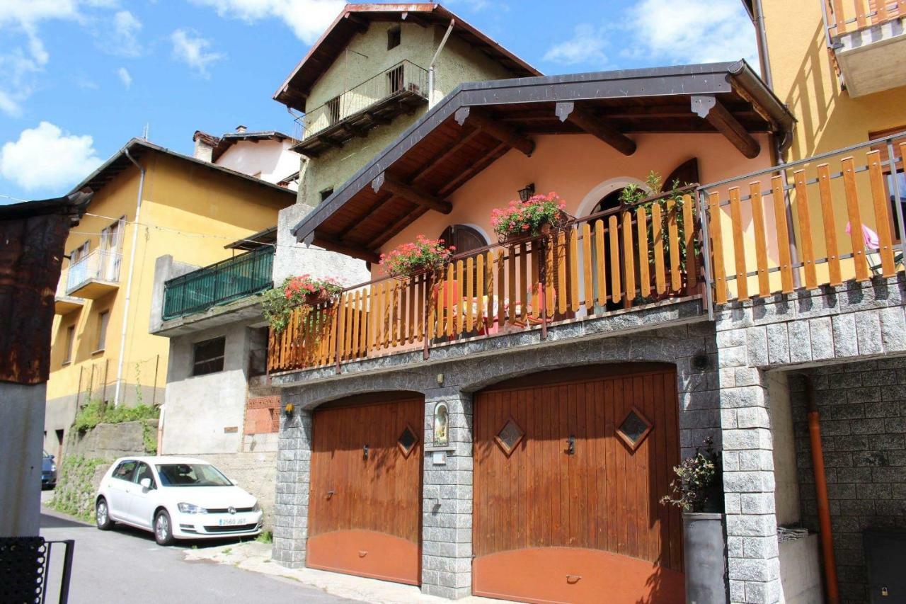 Chalet Con Piscina Garzeno Luaran gambar