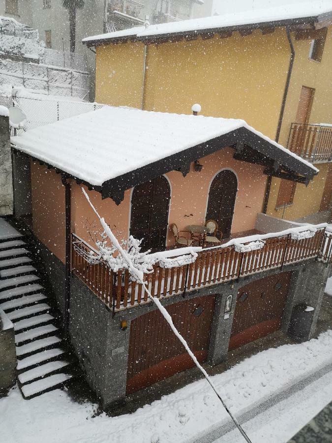 Chalet Con Piscina Garzeno Luaran gambar